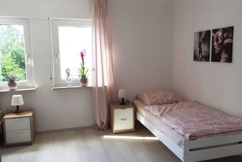 22B Grosse Wohnung Mit Balkon, Smarttv Und Wlan Korb Ngoại thất bức ảnh
